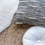 Photo coussins et tapis blanc